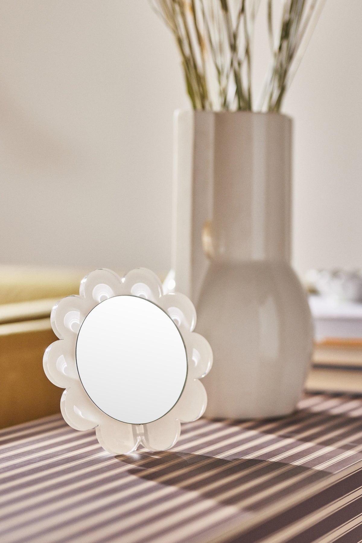 Brosa Scalloped Acrylic Round Tabletop Vanity Mirror in White, product view 1
