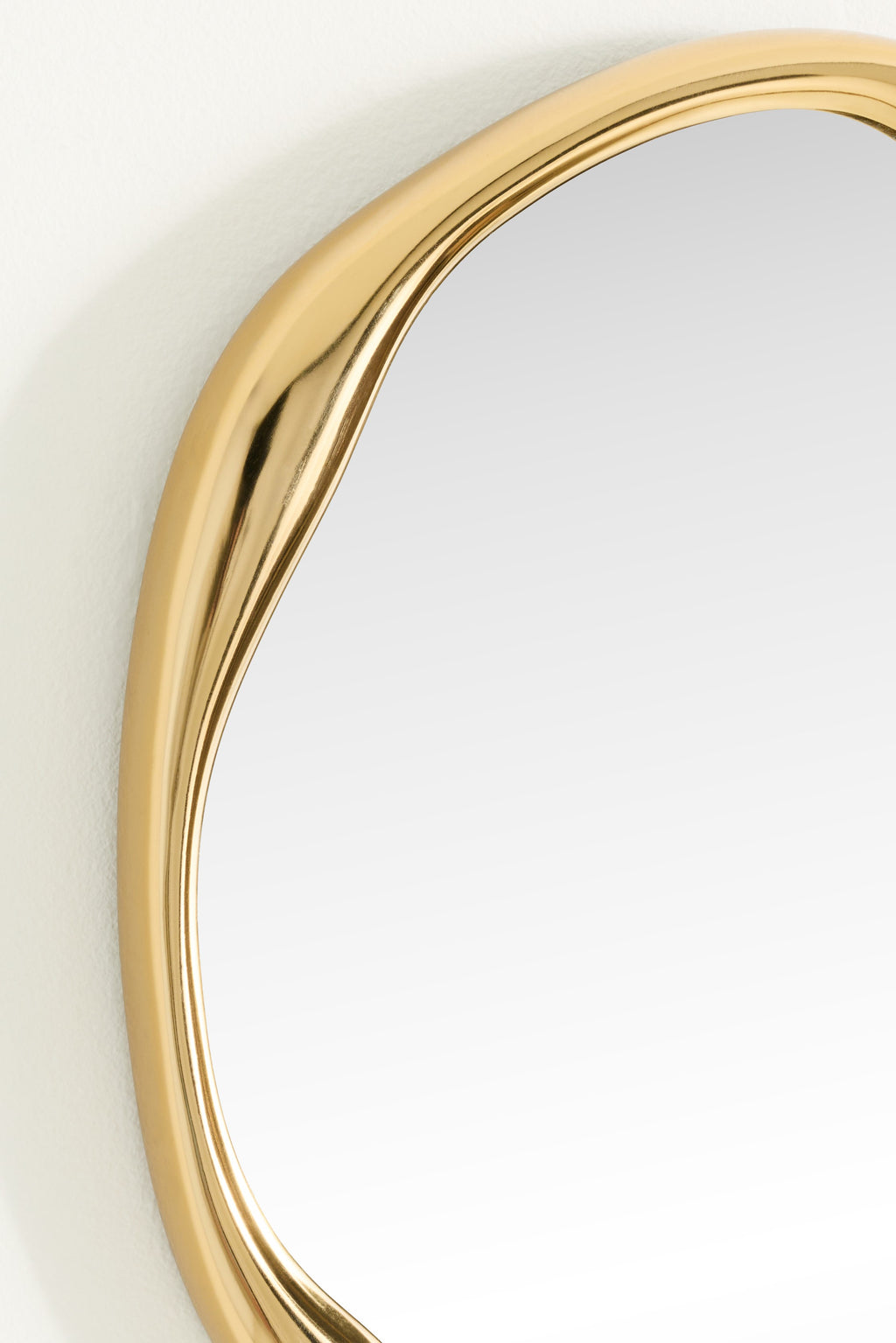 Silfra Small Wavy Round Gallery Wall Mirror in Brass, product view 5
