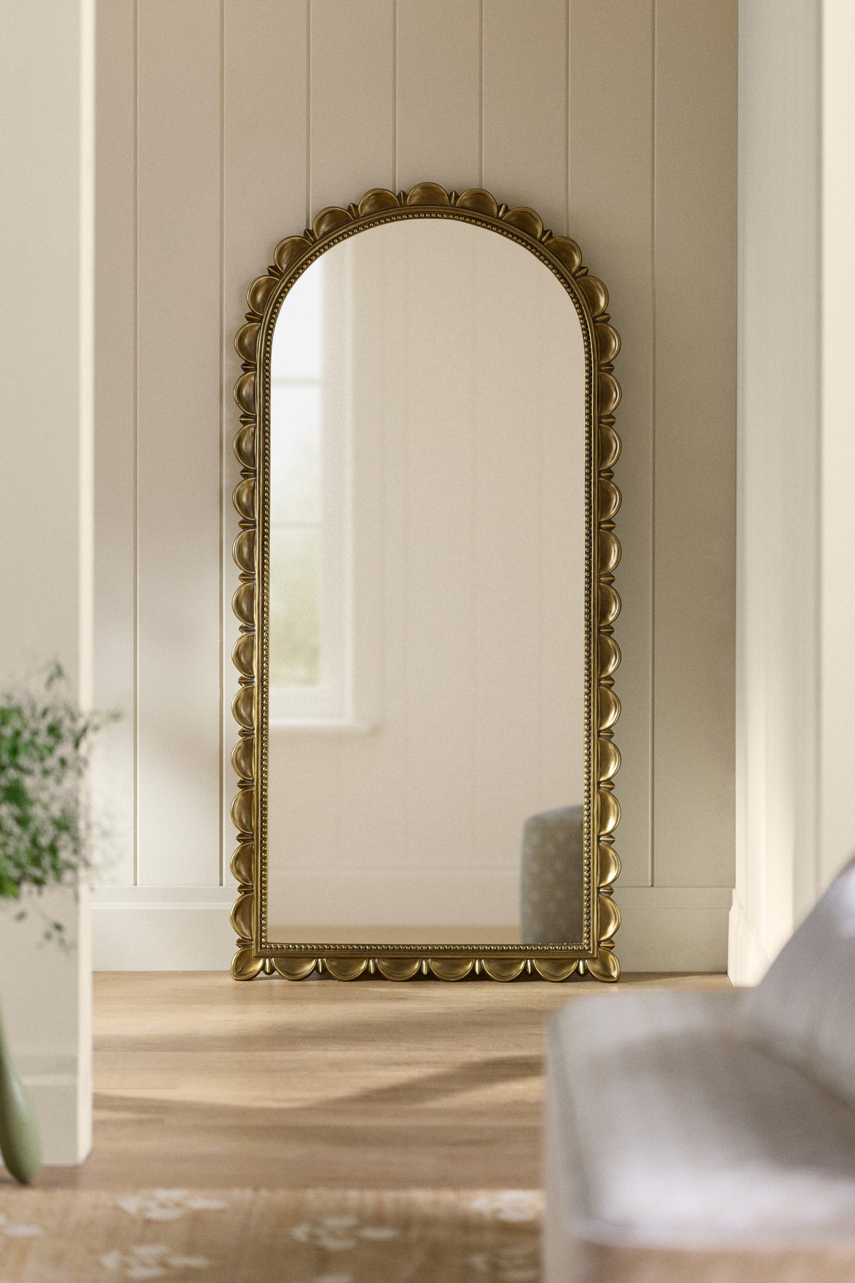 Harpa Scalloped Antique Gold Arched Floor Mirror in Brass, product view 2