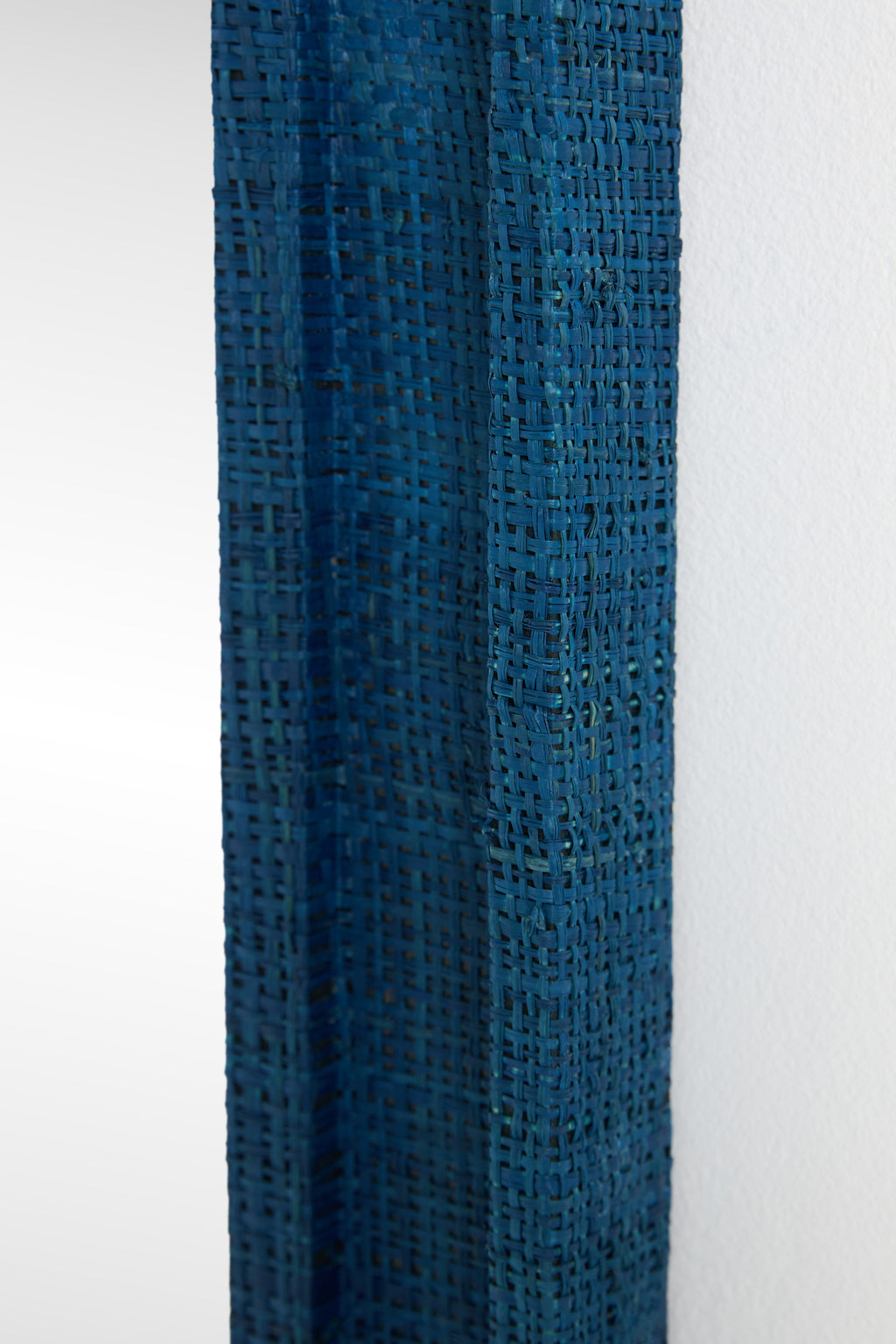 Melur Woven Raffia Arch-Top Wall Mirror in 043 Sapphire, product view 5