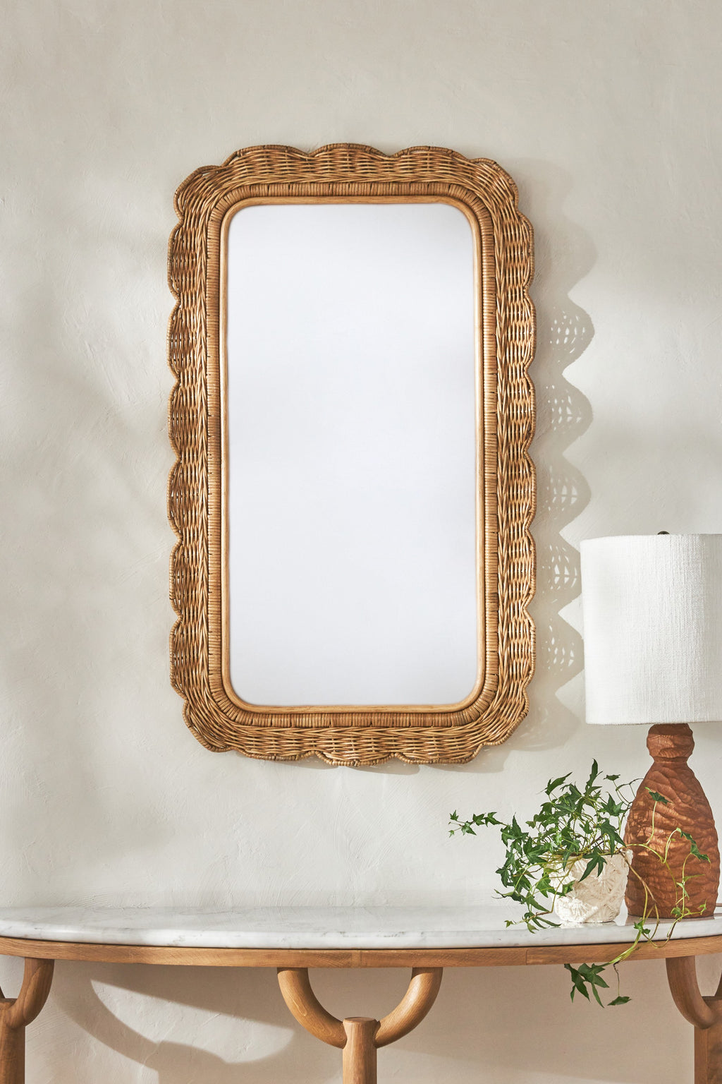 Karfa Scalloped Rattan Rectangular Wall Mirror in Natural, product view 1