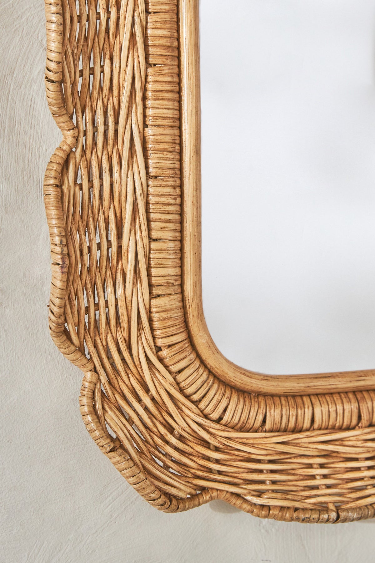 Karfa Scalloped Rattan Rectangular Wall Mirror in Natural, product view 2