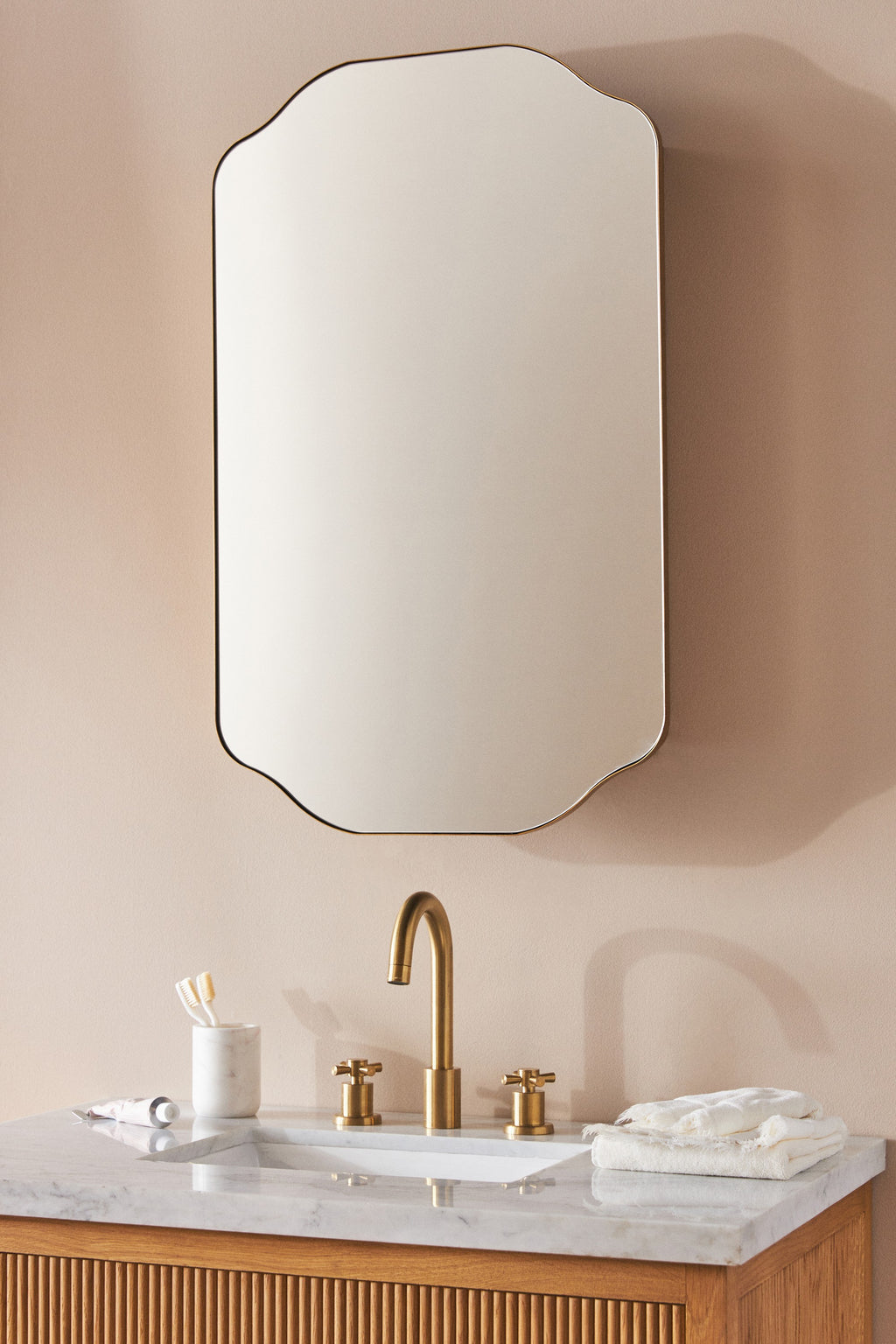 Ilmur Curved Mirrored Medicine Cabinet, Bronze Finish in 027 Bronze, product view 2