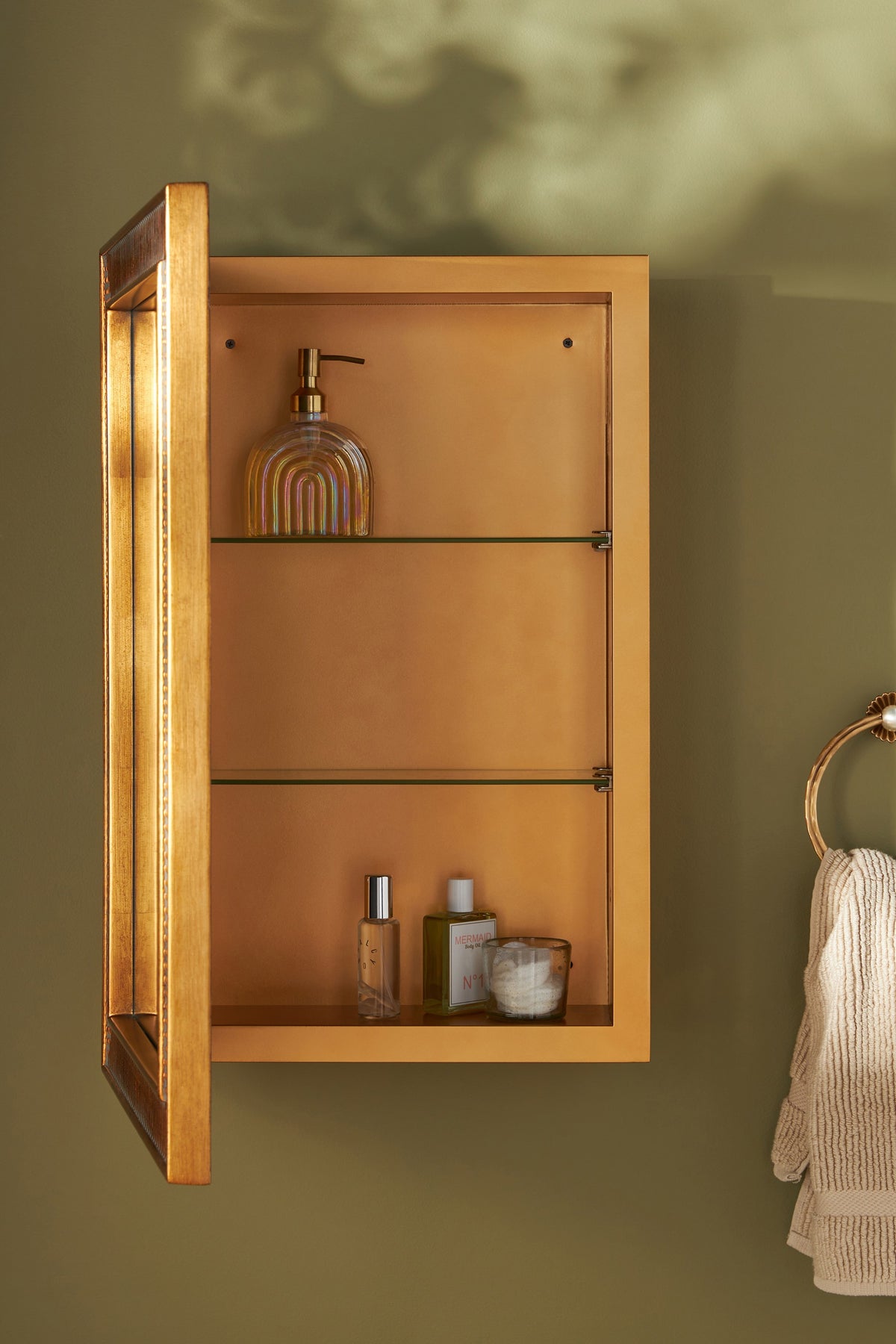 Einar Ribbed Gold Medicine Cabinet with Glass Shelves in 070 Gold, product view 2