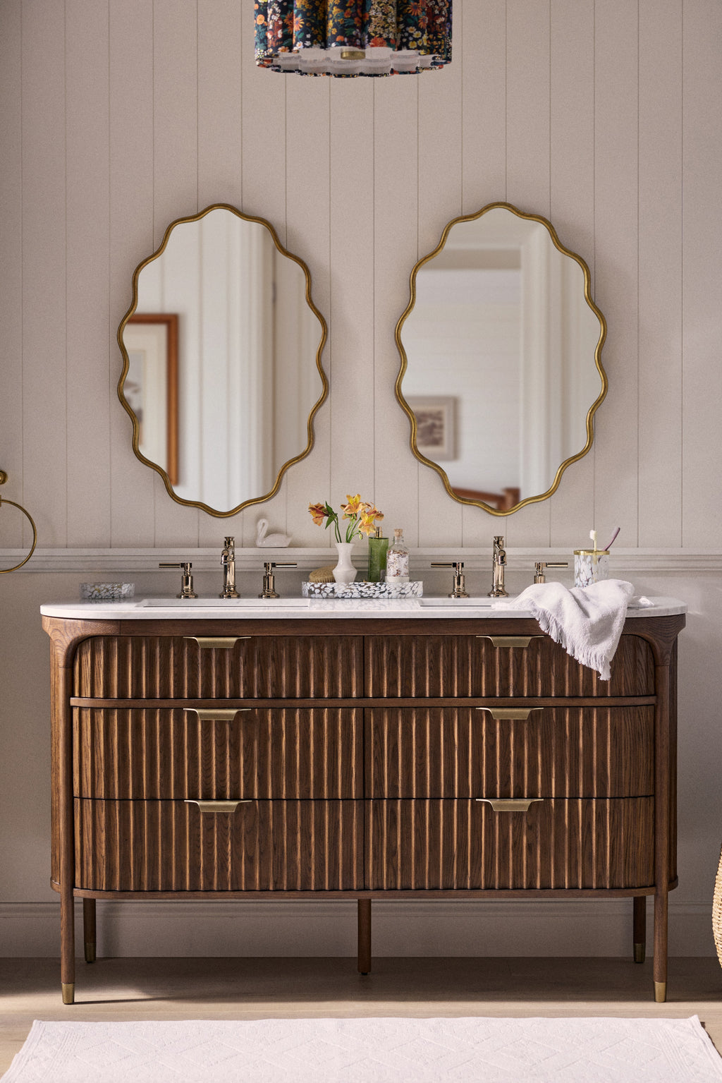 Alda Wavy Scalloped Oval Wall Mirror in Brass, product view 7
